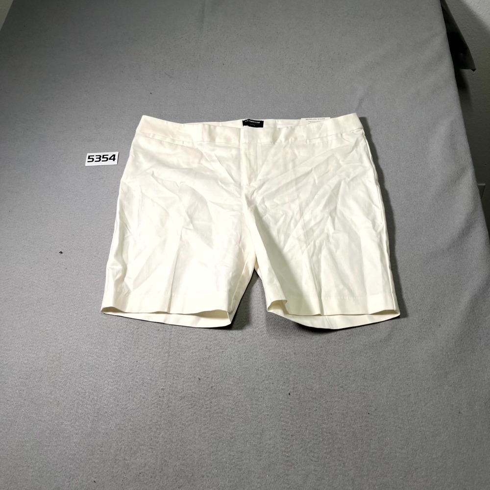 Liz Claiborne Career Chino Shorts Womens 18‎ Petite Beige Classic Fit Flat Front